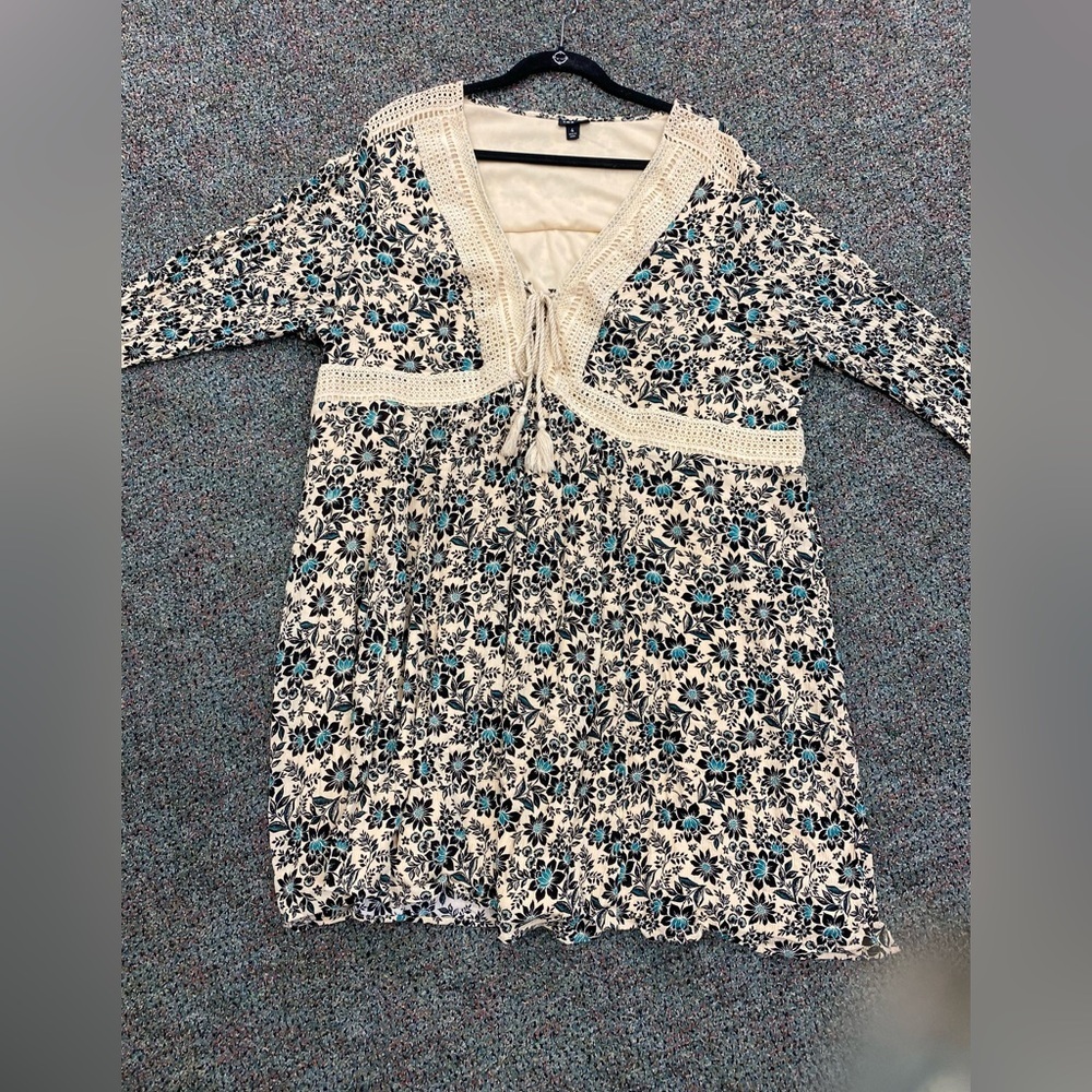 Torrid Mini Gauze Lace-Up Floral Skater V Neck Dress Beige Size 4 - Picture 8 of 14